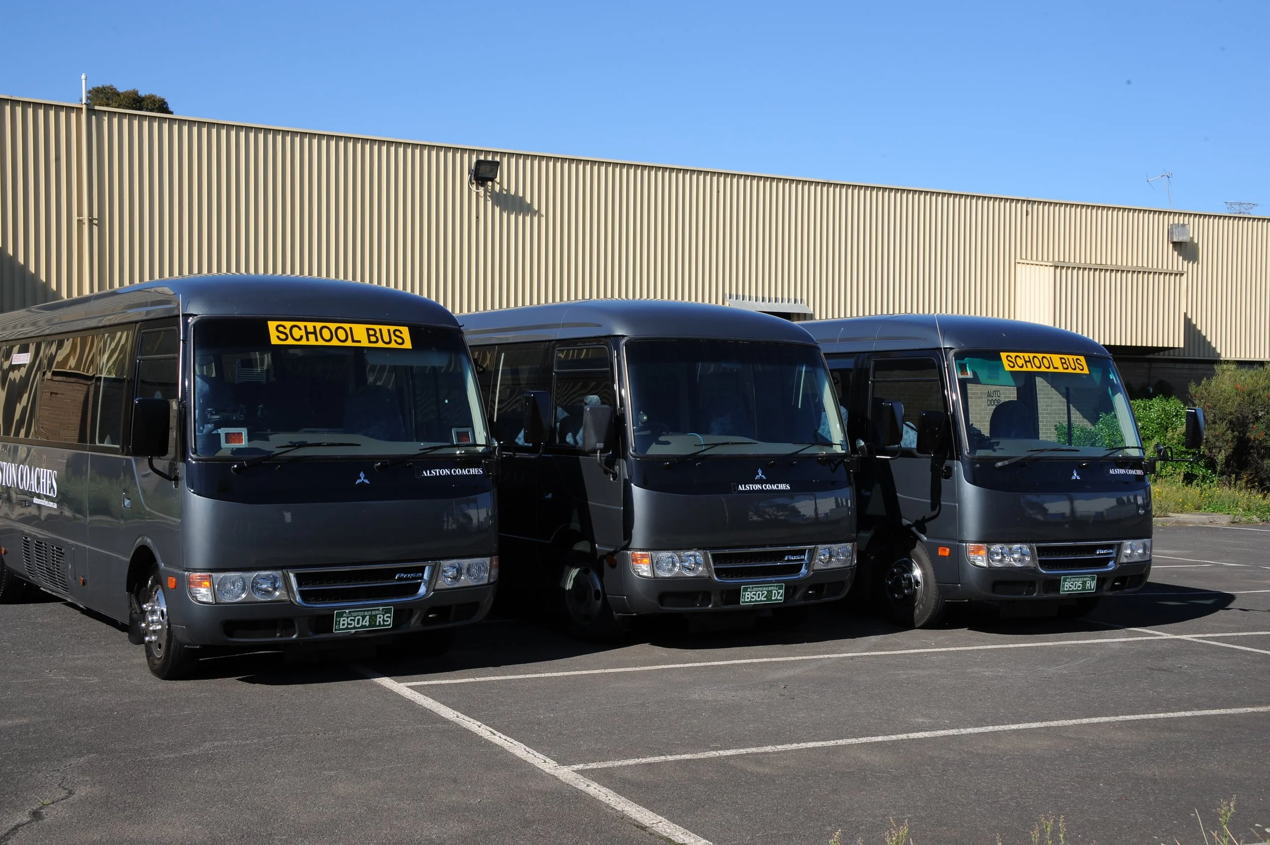 Luxury 24 Seater Mini Coach